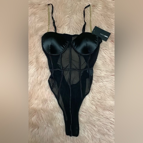 Fashion Nova chain to you bodysuit - Picture 6 of 9